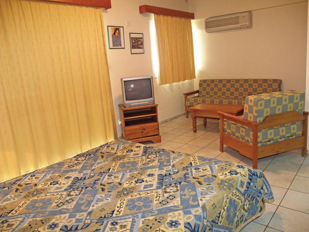 Palm Sea Beach Hotel Apartments Ларнака Номер фото