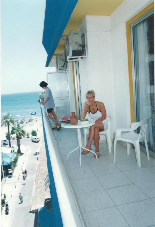 Palm Sea Beach Hotel Apartments Ларнака Экстерьер фото