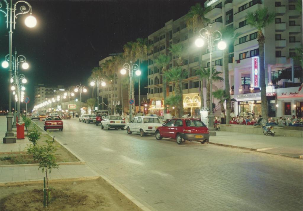 Palm Sea Beach Hotel Apartments Ларнака Экстерьер фото